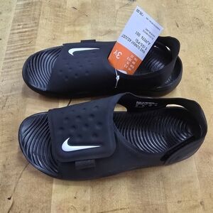 ⚡SOLD⚡Nike Black Slide Sandals with White Logo